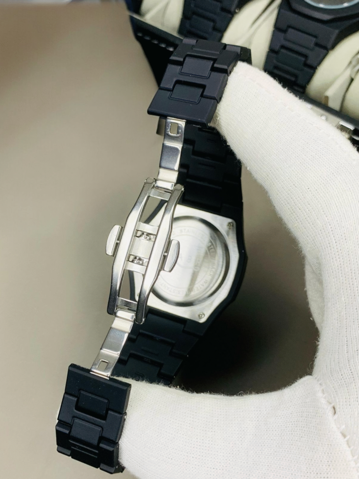Arabic Aura – Sabar Model | Date Working | Fiber Matte Chain | Butterfly Master Lock - Image 3